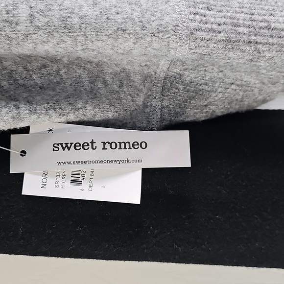 NWT Sweet Romeo Colorblock Crew Neck Pullover Sweater Large - Picture 14 of 15